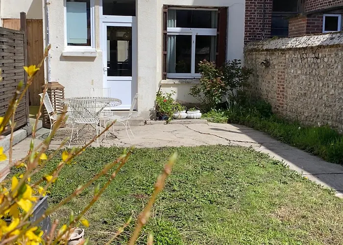 Maison Avec Jardin Et Parking, Au Centre D\'Etretat