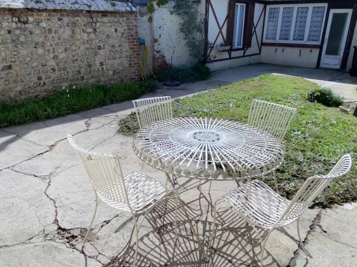 Holiday home Maison Avec Jardin Et Parking, Au Centre D'etretat